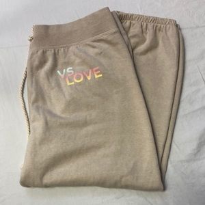 L Victoria’s Secret Love Classic Capri NWT